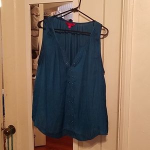 Jennifer Lopez tank top